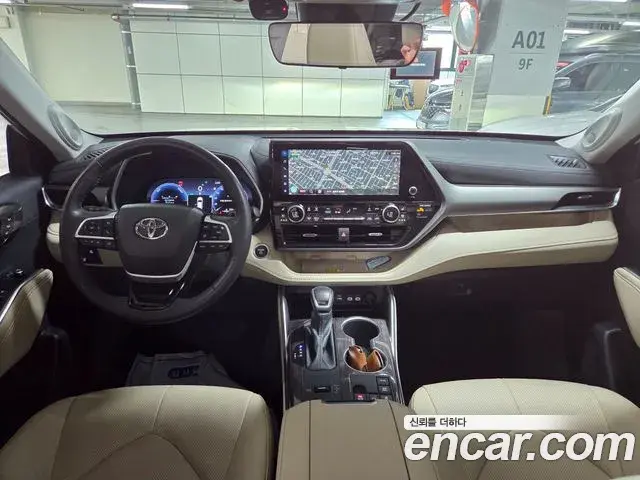 Toyota Highlander 2024 — ფოტო 13/20