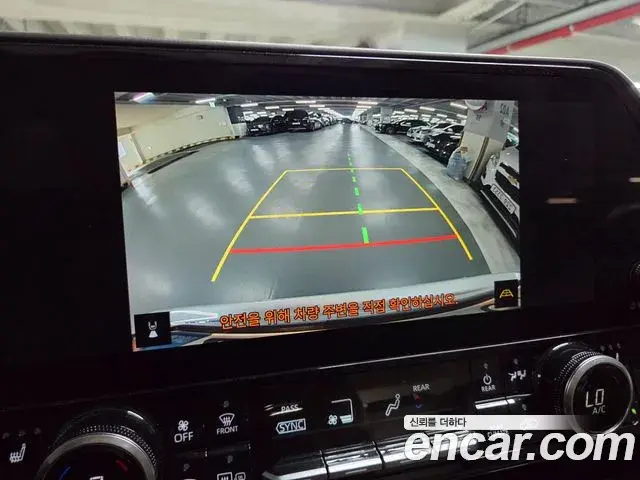 Toyota Highlander 2024 — ფოტო 15/20