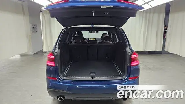 BMW X3 2021 — Şəkil 27/31