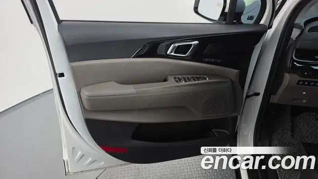 Kia Carnival 2024 — Şəkil 18/39