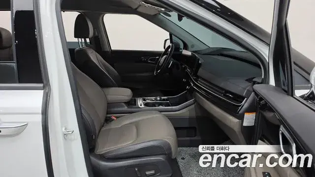 Kia Carnival 2024 — Şəkil 10/39
