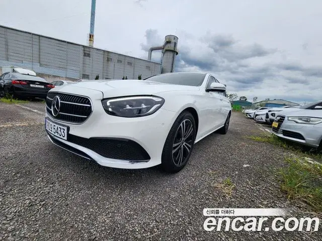 Mercedes-Benz E-Class 2021 — Фото 1/18