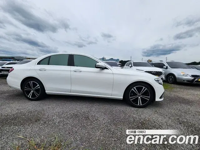 Mercedes-Benz E-Class 2021 — Фото 3/18