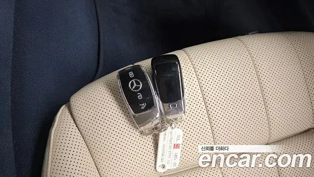Mercedes-Benz E-Class 2023 — Фото 15/20