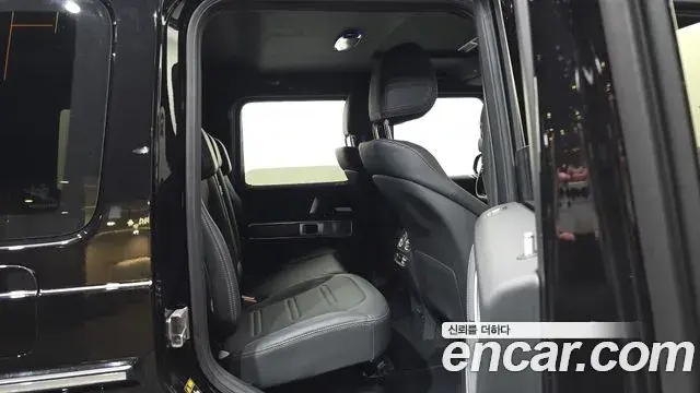 Mercedes-Benz G-Class 2026 — Photo 12/20
