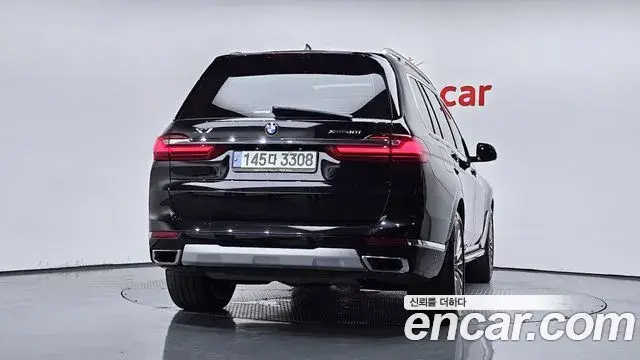 BMW X7 2021 — Photo 34/39