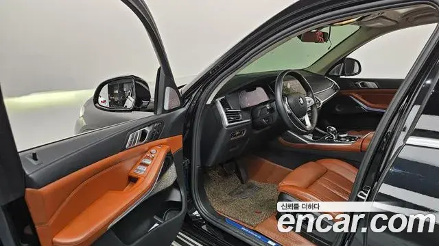 BMW X7 2021 — Photo 35/39