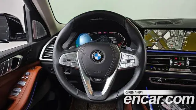 BMW X7 2021 — Photo 38/39