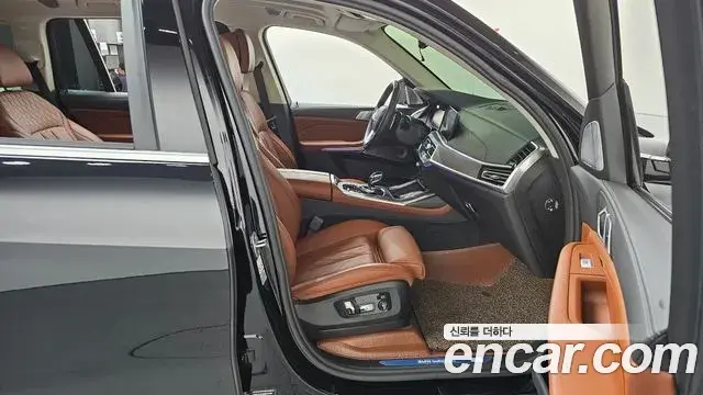 BMW X7 2021 — Photo 1/39