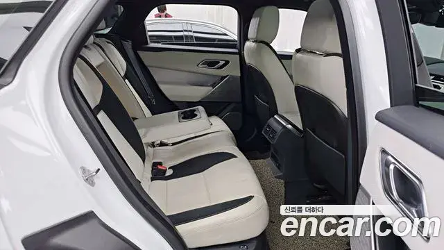 Land Rover Range Rover Velar 2018 — ფოტო 9/35