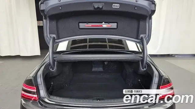 Genesis G80 2022 — Şəkil 19/20