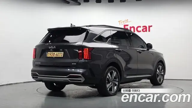 Kia Sorento 2022 — Фото 2/20
