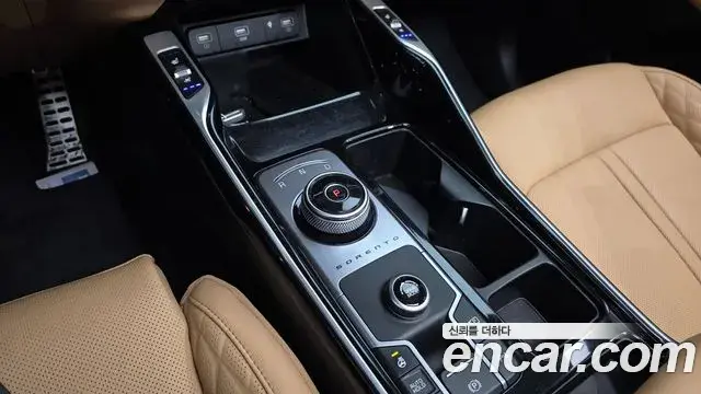 Kia Sorento 2022 — Фото 9/20