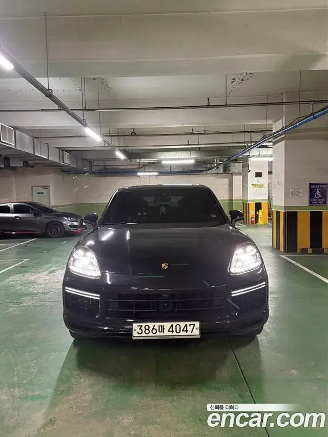 Porsche Cayenne 2019 — Photo 4/18