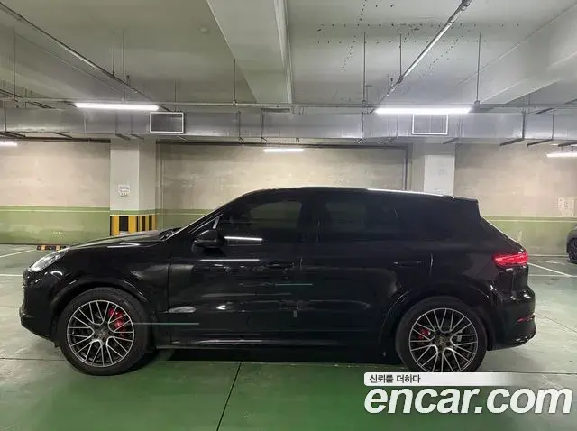 Porsche Cayenne 2019 — Photo 3/18