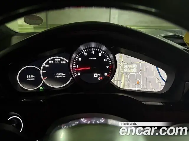 Porsche Cayenne 2019 — Photo 15/18