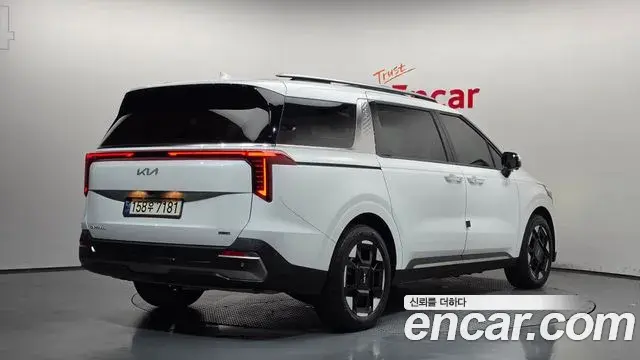 Kia Carnival 2024 — Şəkil 21/33