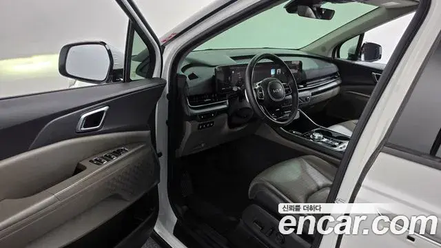Kia Carnival 2024 — Şəkil 26/33