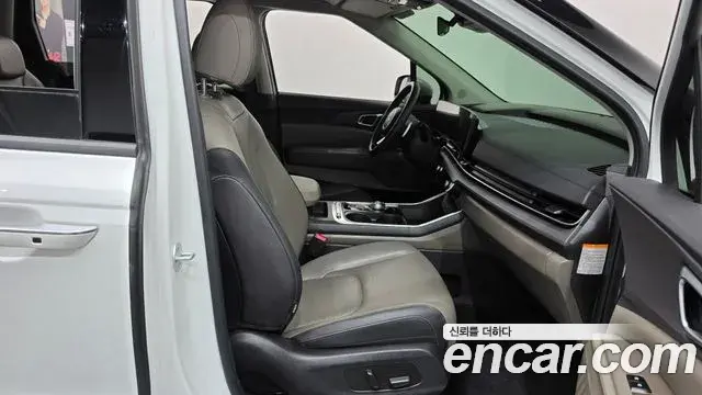 Kia Carnival 2024 — Şəkil 24/33