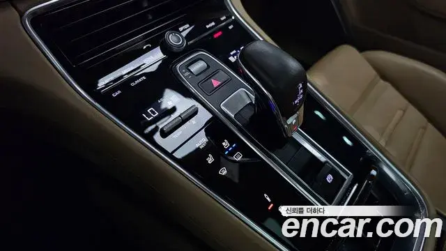 Porsche Panamera 2018 — Фото 9/20