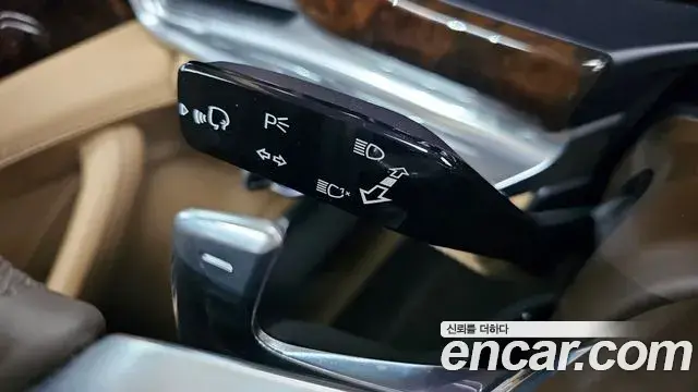 Porsche Panamera 2018 — ფოტო 29/32