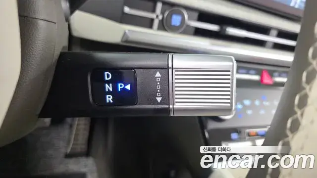 Hyundai Santa Fe 2023 — Şəkil 16/35