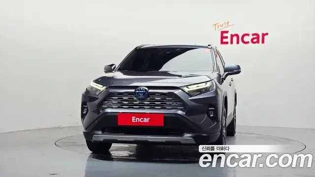 Toyota RAV4 2023 — Photo 14/34
