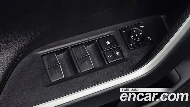 Toyota RAV4 2023 — Photo 24/34