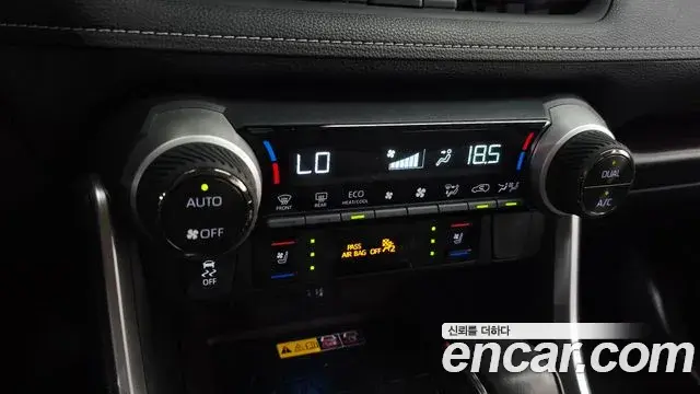 Toyota RAV4 2023 — Photo 27/34