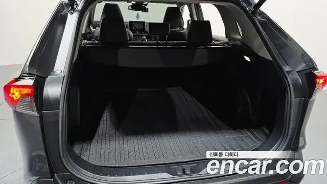 Toyota RAV4 2023 — Photo 34/34