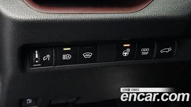 Toyota RAV4 2023 — Photo 16/34