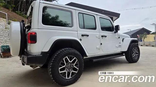 Jeep Wrangler 2021 — Photo 13/13