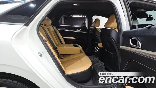 Kia K5 2023 — ფოტო 6/34