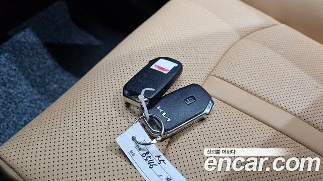 Kia K5 2023 — ფოტო 24/34