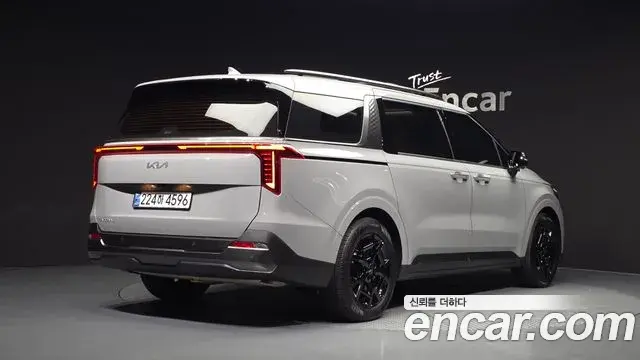 Kia Carnival 2025 — Photo 2/20