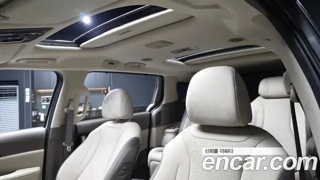 Kia Carnival 2025 — Photo 18/20