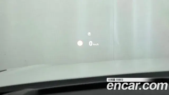 Land Rover Range Rover Velar 2019 — Şəkil 28/37