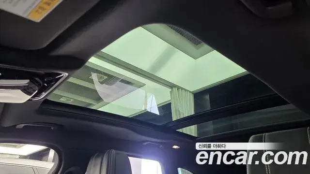 Land Rover Range Rover Velar 2019 — Şəkil 7/37
