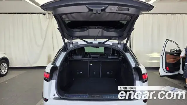 Land Rover Range Rover Velar 2019 — Şəkil 16/37