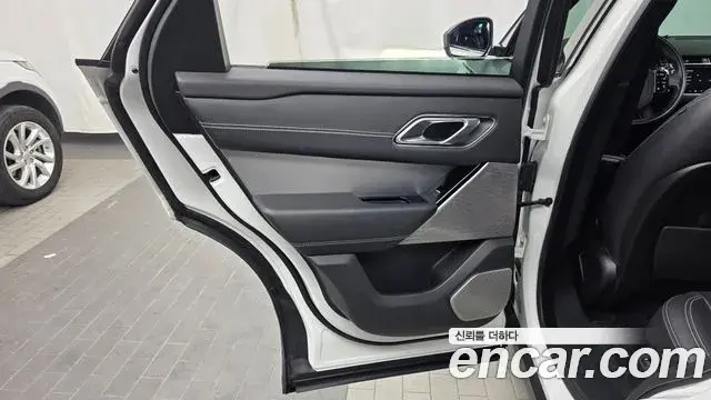 Land Rover Range Rover Velar 2019 — Şəkil 30/37