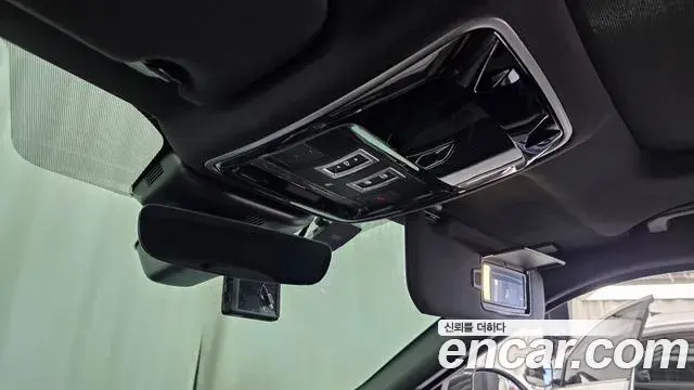 Land Rover Range Rover Velar 2019 — Şəkil 15/37