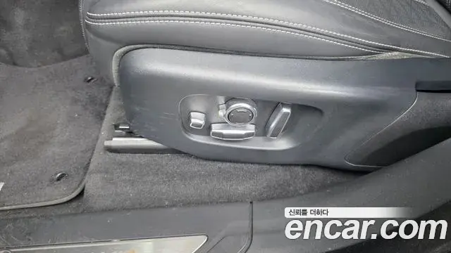 Land Rover Range Rover Velar 2019 — Şəkil 19/37