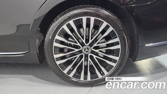 Mercedes-Benz S-Class 2021 — Photo 14/35