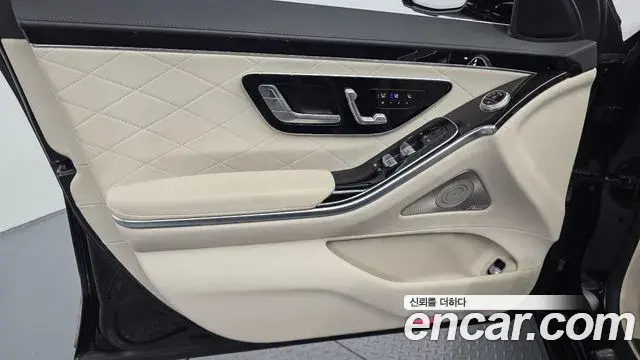 Mercedes-Benz S-Class 2021 — Photo 19/35