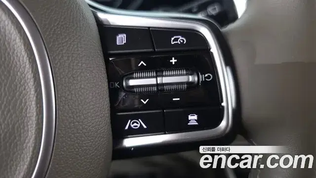 Kia Carnival 2024 — Фото 17/20