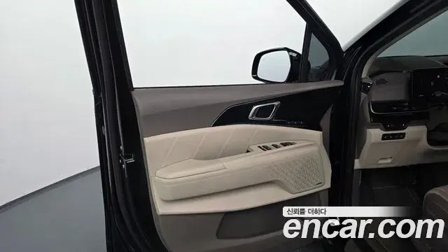 Kia Carnival 2024 — Photo 1/42