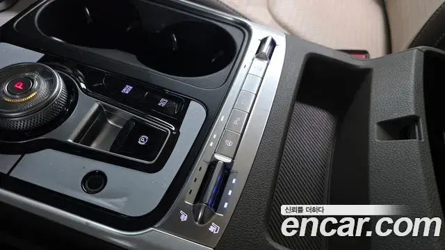 Kia Carnival 2024 — Photo 27/42