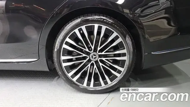 Mercedes-Benz S-Class 2021 — ფოტო 25/33