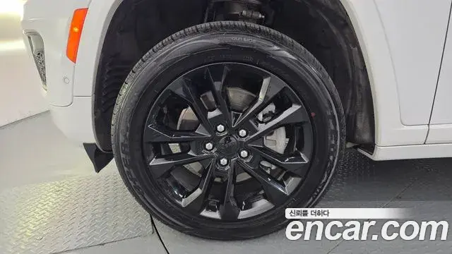 Jeep Grand Cherokee 2022 — Şəkil 13/20