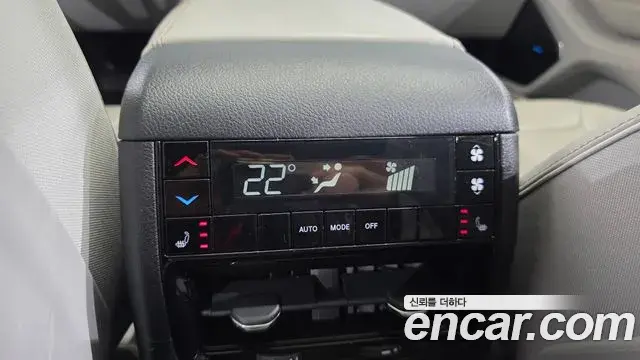 Jeep Grand Cherokee 2022 — Şəkil 18/20
